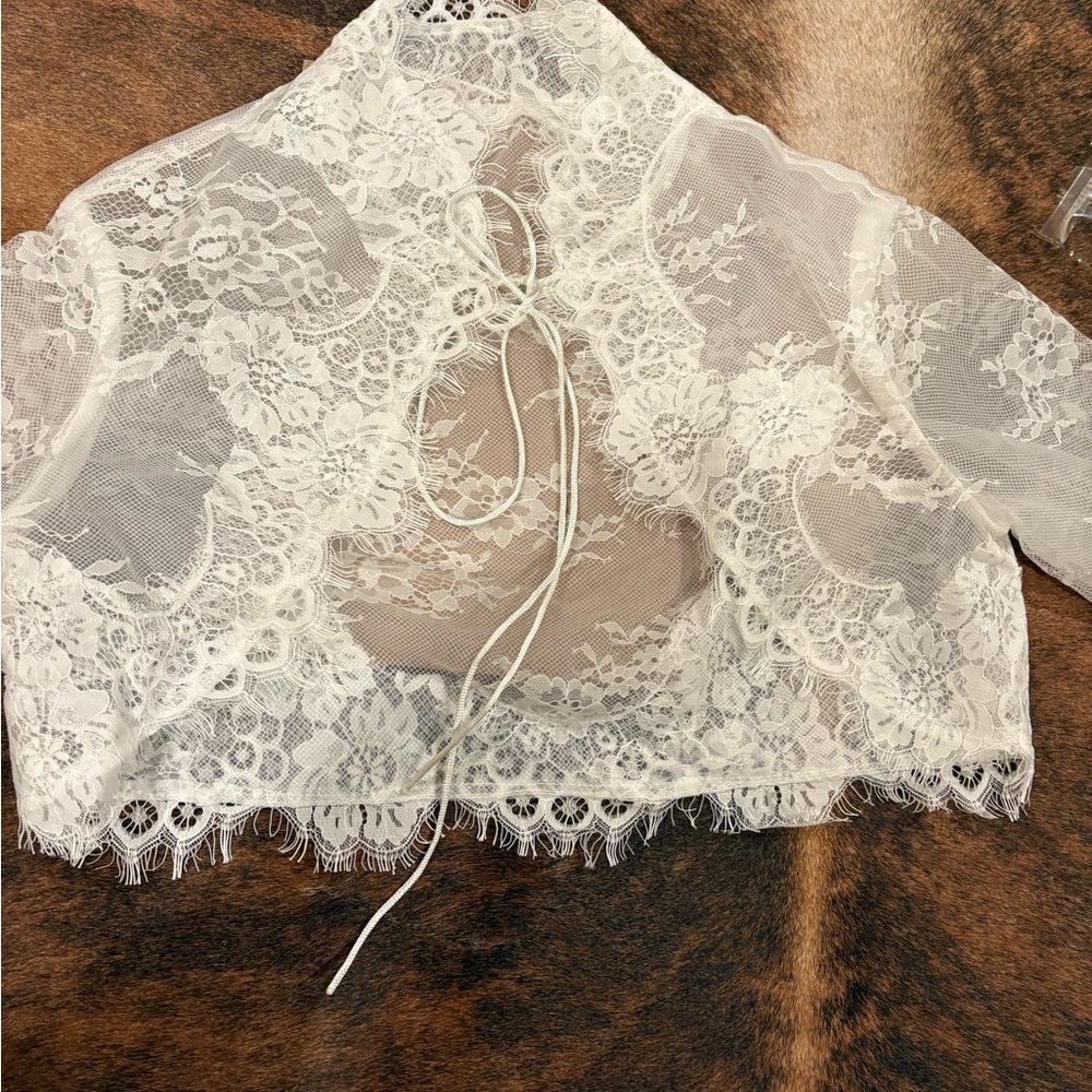 Elegant Ivory Lace Dress topper - Picture 4 of 4